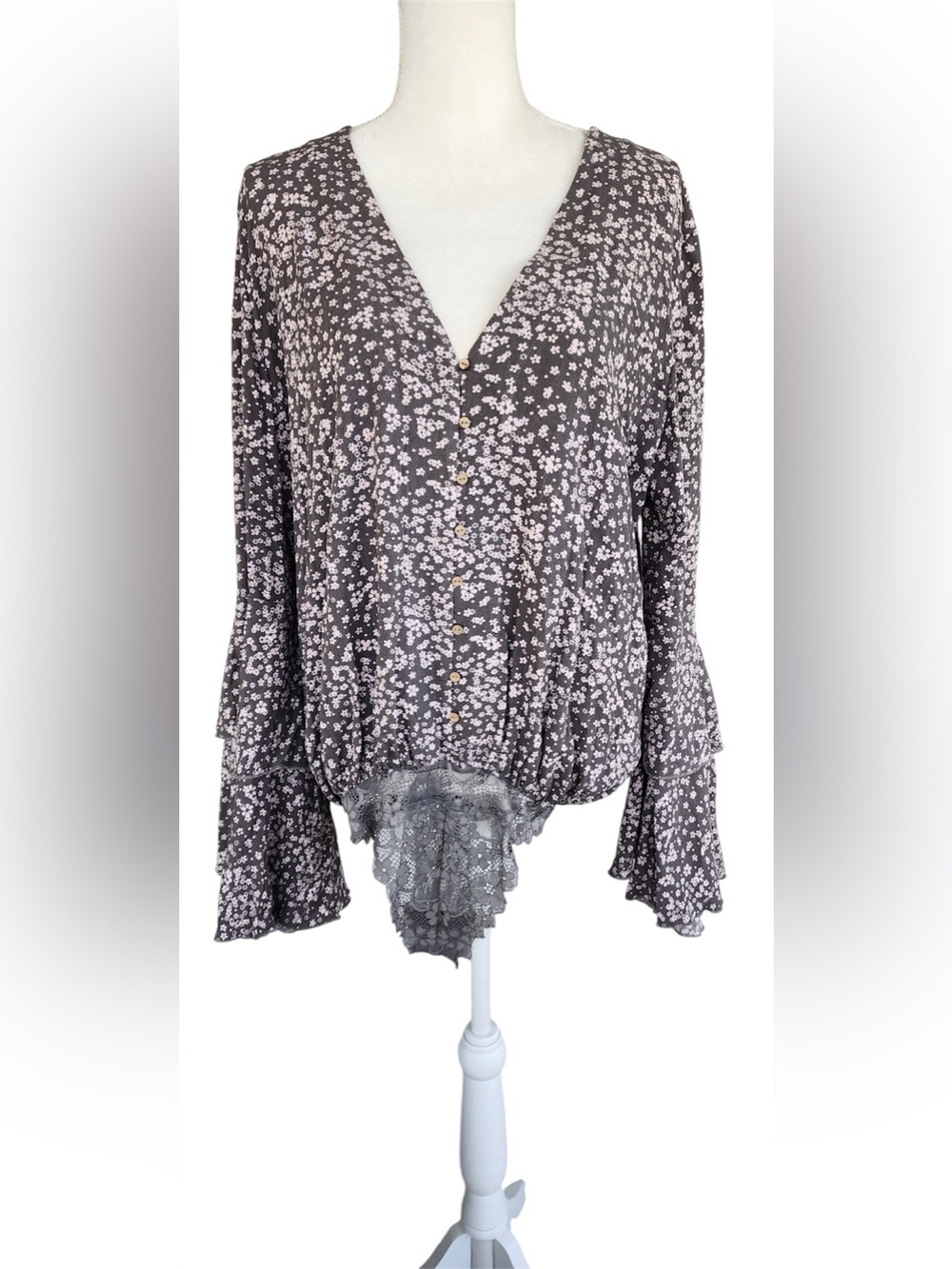 Lace-Hem Button Down Blouse in Charcoal Floral